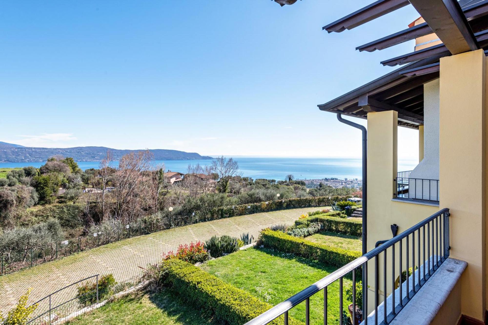 Casa Vacanze Gianpietro Rossi Toscolano Maderno Bagian luar foto